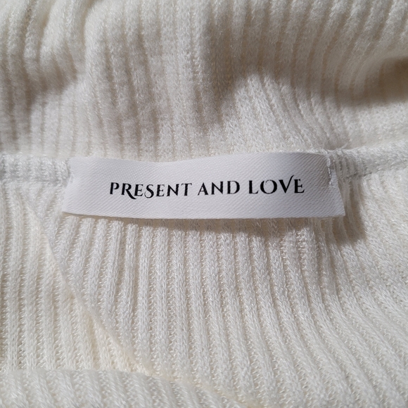 Off-Shoulder Cream Top - Picture 2 of 3